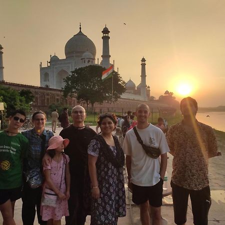 Zigzag Homestay Agra  Exteriör bild