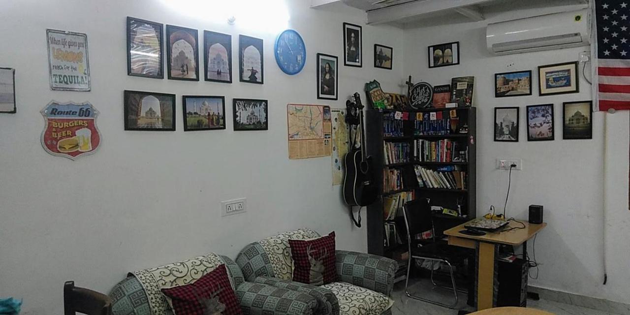 Zigzag Homestay Agra  Exteriör bild