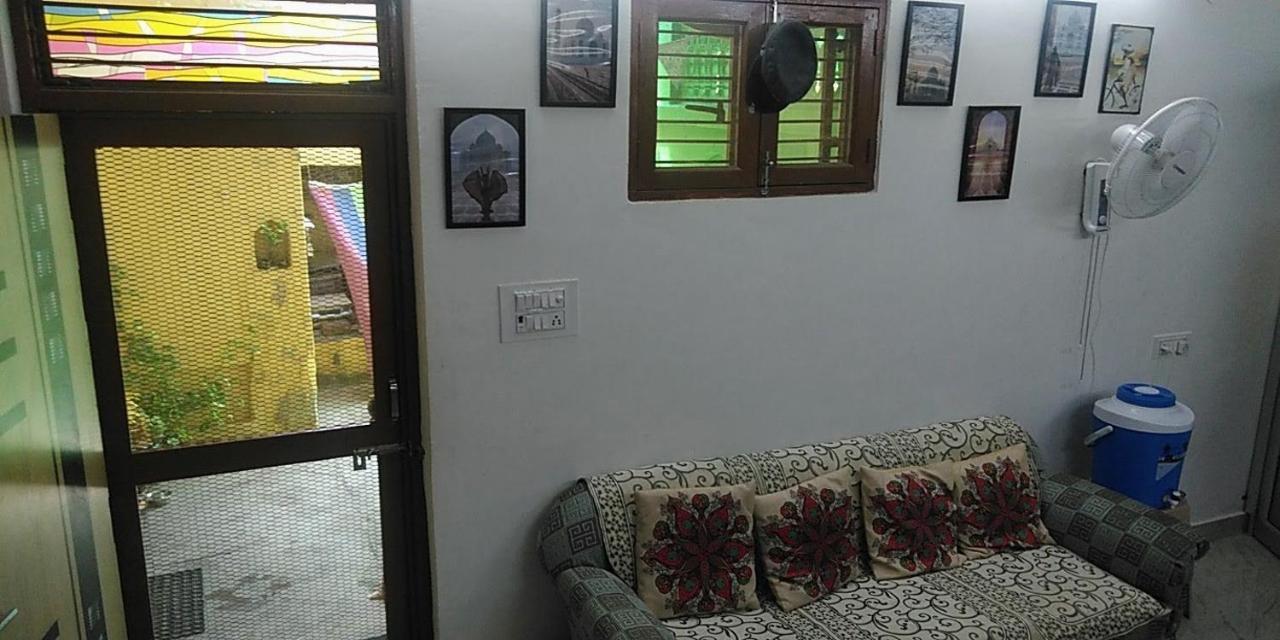 Zigzag Homestay Agra  Exteriör bild