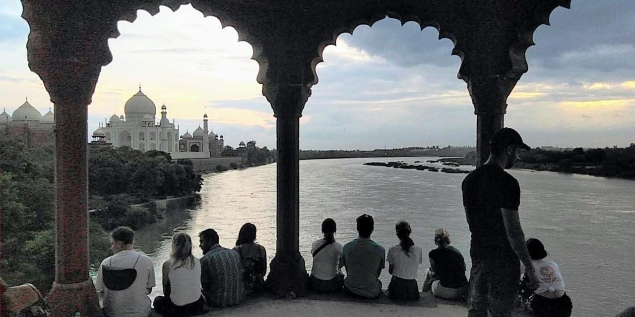 Zigzag Homestay Agra  Exteriör bild