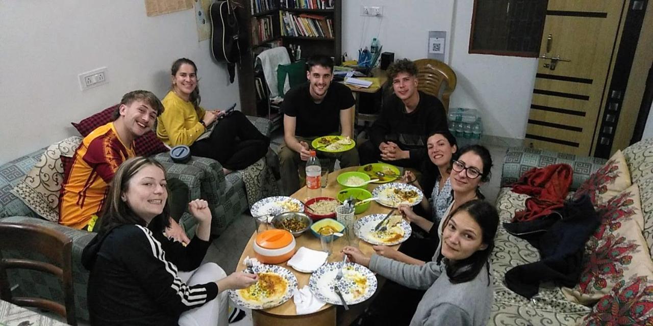 Zigzag Homestay Agra  Exteriör bild