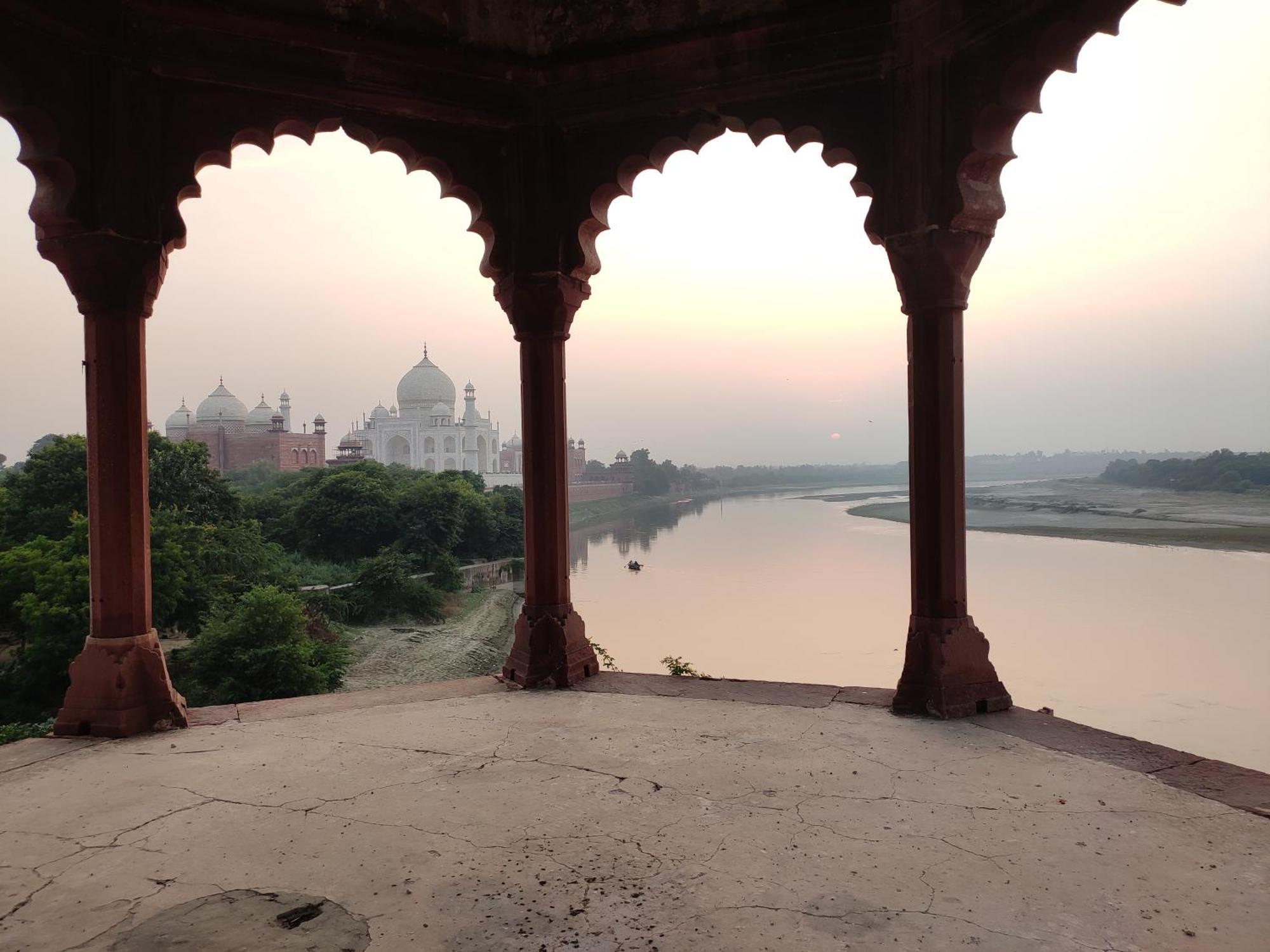 Zigzag Homestay Agra  Exteriör bild