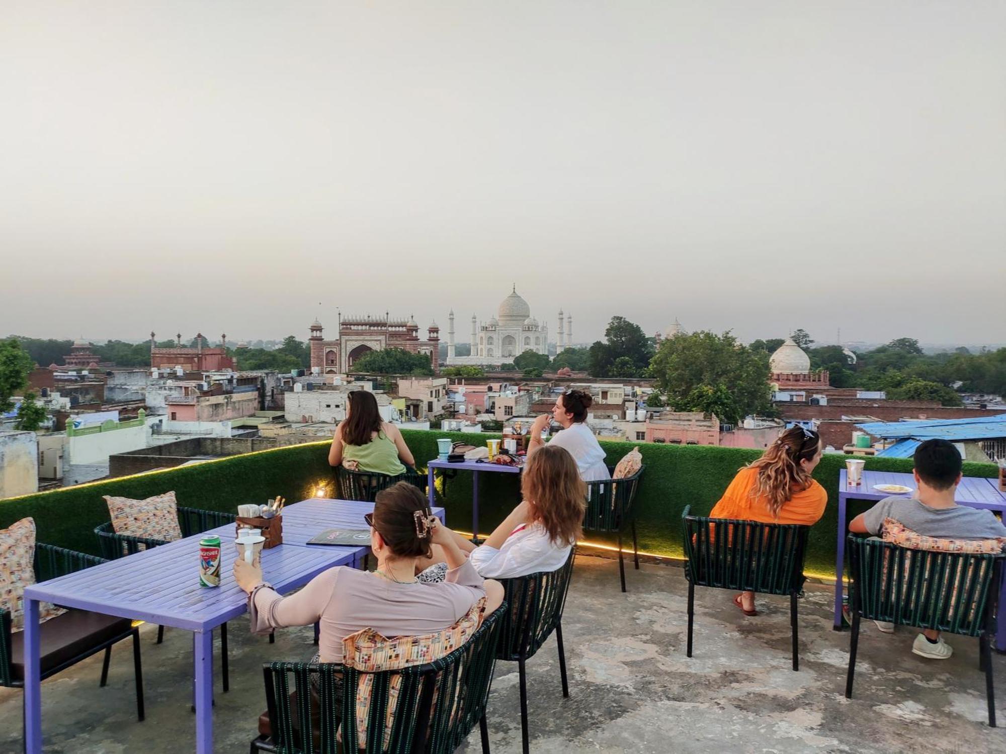 Zigzag Homestay Agra  Exteriör bild