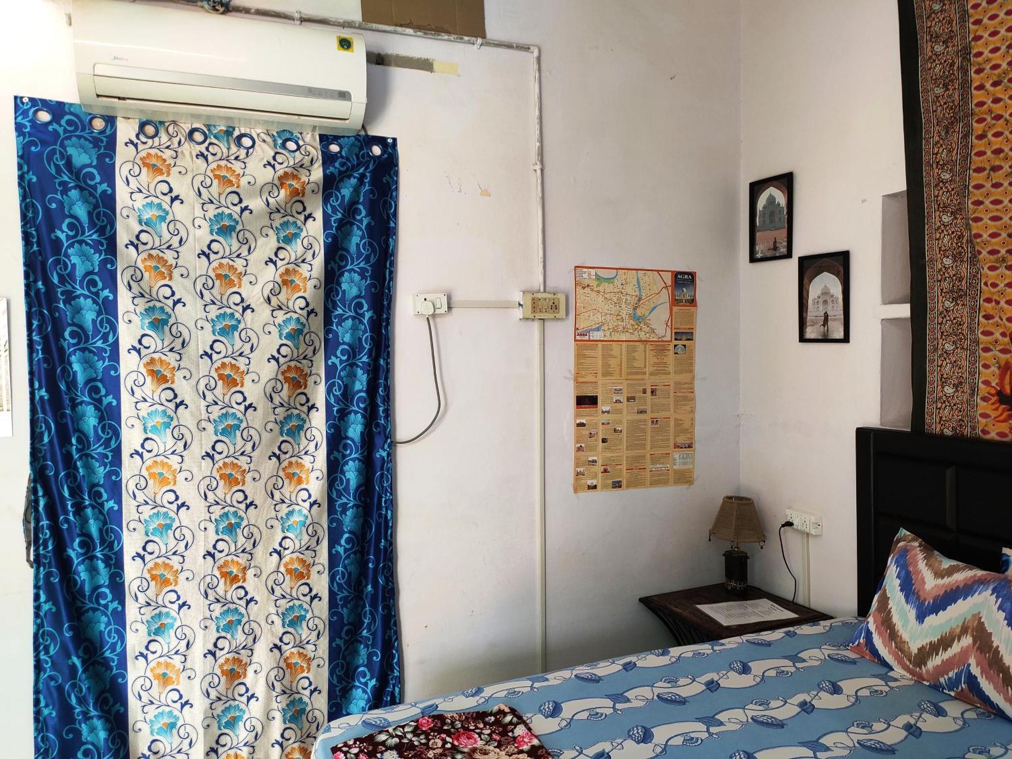 Zigzag Homestay Agra  Exteriör bild