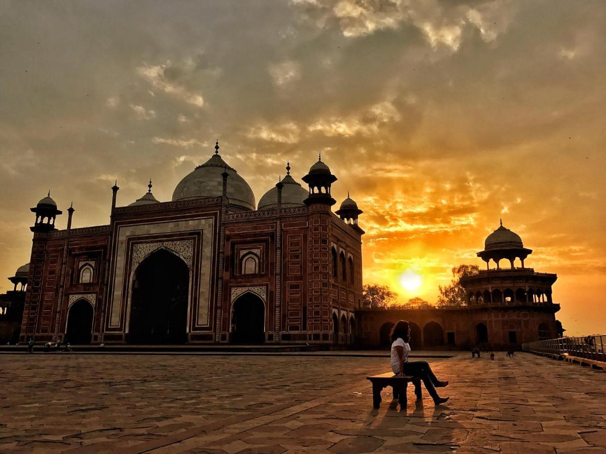 Zigzag Homestay Agra  Exteriör bild